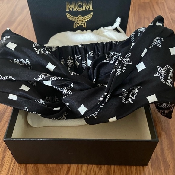 SOLD⛔️Authentic MCM SILK VISETOS diamonds Monogram print headband - Picture 6 of 12